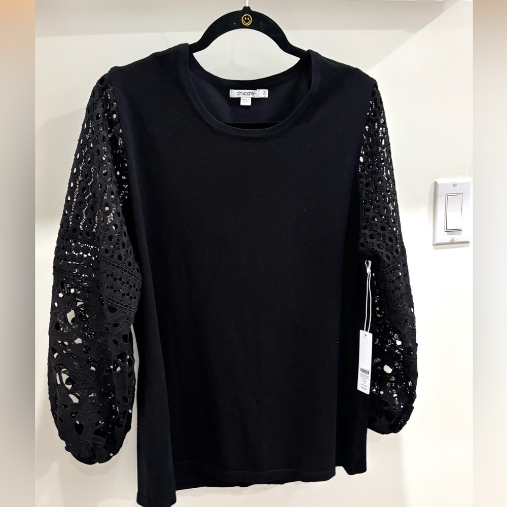 NWT black Chicos top